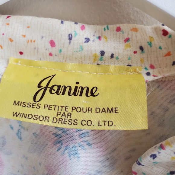 Vintage Soft satin floral cropped light jacket with tie front - Picture 5 of 5